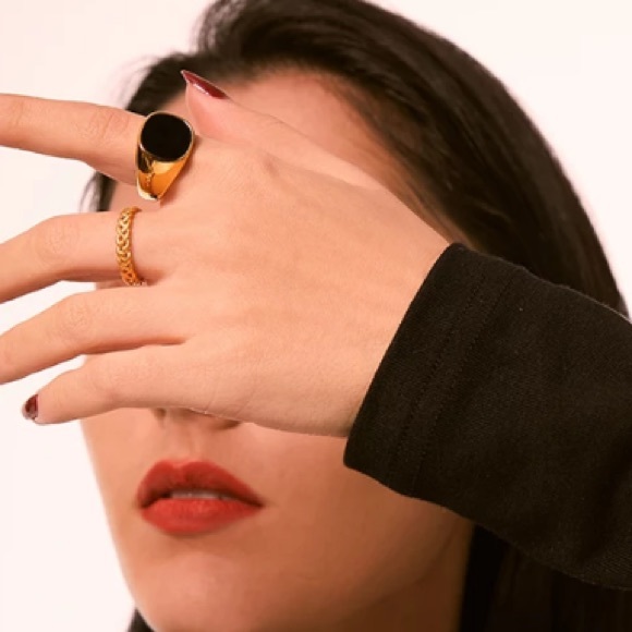 🖤18K gold plated black enamel ring - Picture 7 of 7